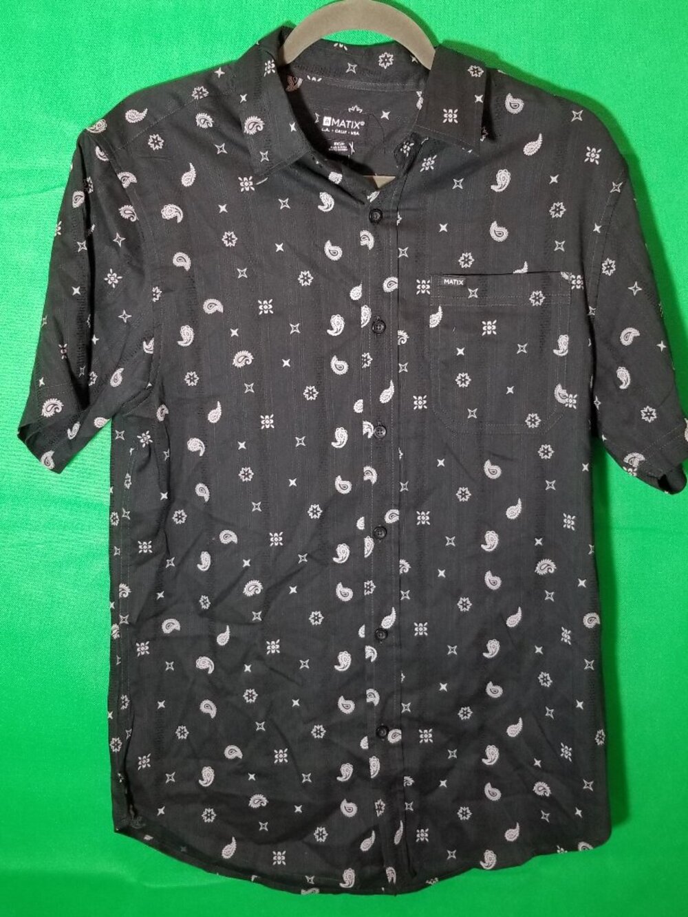 Matrix Men Small Button Up Short Sleeve Shirt Black Bandana Paisley Casual NWT